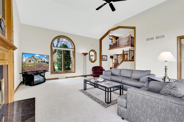 W191S6834 Bluegrass DRIVE, Muskego, WI 53150