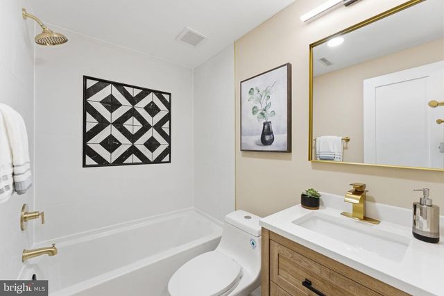 11800 BEEKMAN PL, Potomac, MD 20854