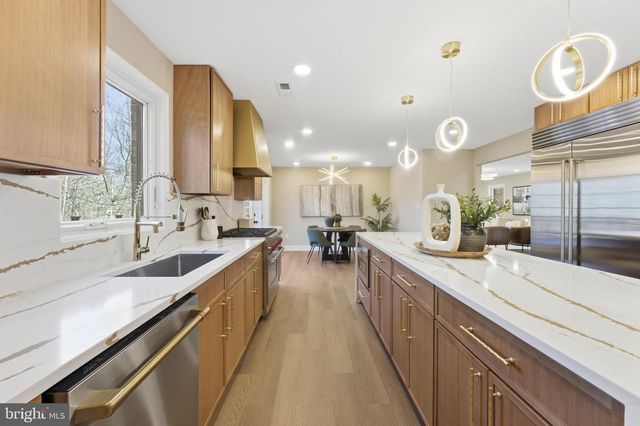 11800 BEEKMAN PL, Potomac, MD 20854