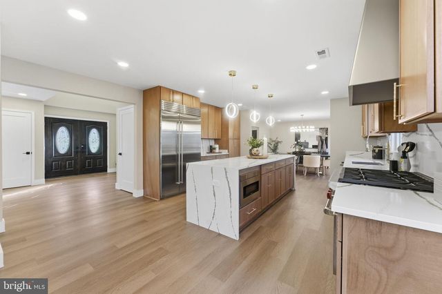 11800 BEEKMAN PL, Potomac, MD 20854