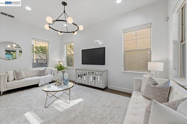 3135 Central Pkwy, Dublin, CA 94568