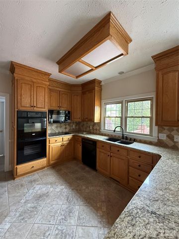 8219 Deer Drive, Harrisburg, NC 28075