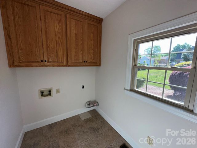 8219 Deer Drive, Harrisburg, NC 28075