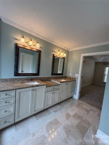8219 Deer Drive, Harrisburg, NC 28075