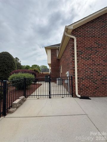 8219 Deer Drive, Harrisburg, NC 28075