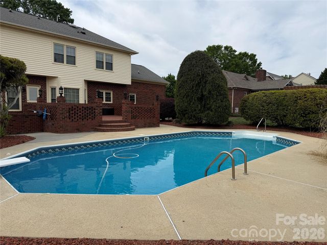 8219 Deer Drive, Harrisburg, NC 28075