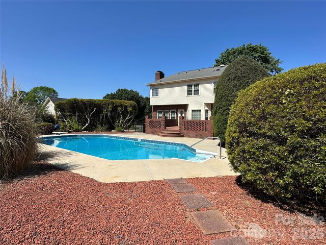 8219 Deer Drive, Harrisburg, NC 28075