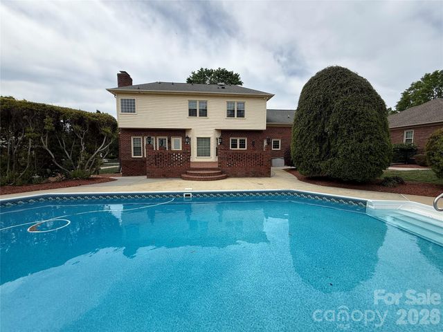 8219 Deer Drive, Harrisburg, NC 28075