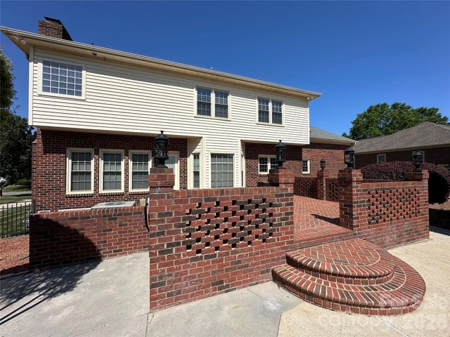 8219 Deer Drive, Harrisburg, NC 28075