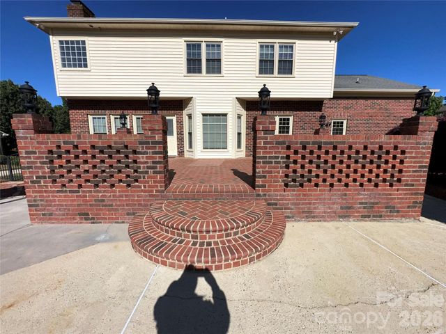 8219 Deer Drive, Harrisburg, NC 28075