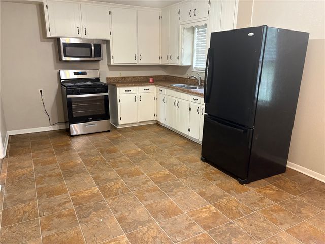 404 W Heron Street, Denison, TX 75020