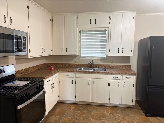 404 W Heron Street, Denison, TX 75020
