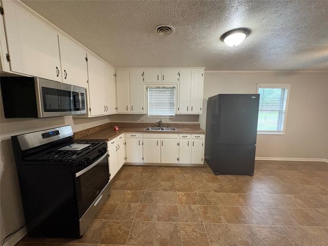 404 W Heron Street, Denison, TX 75020