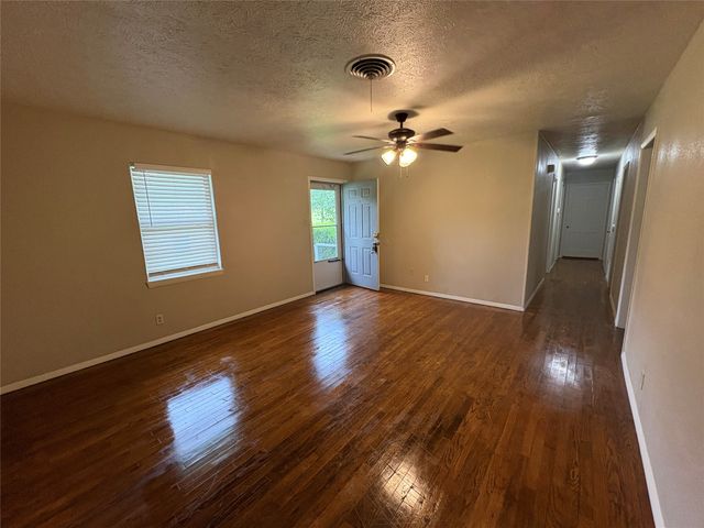 404 W Heron Street, Denison, TX 75020