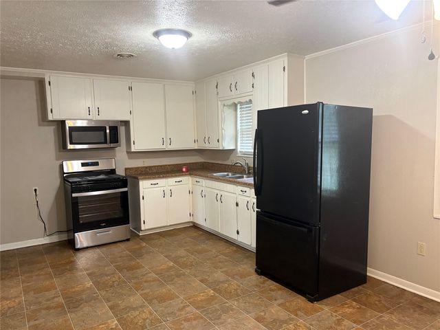 404 W Heron Street, Denison, TX 75020