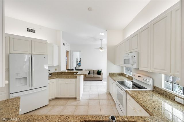 820 Bentwater CIR 101, Naples, FL 34108