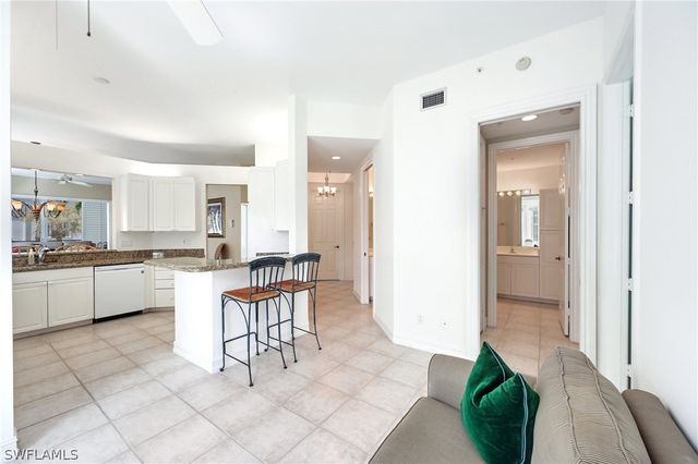 820 Bentwater CIR 101, Naples, FL 34108