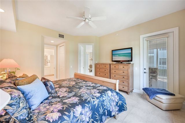 820 Bentwater CIR 101, Naples, FL 34108