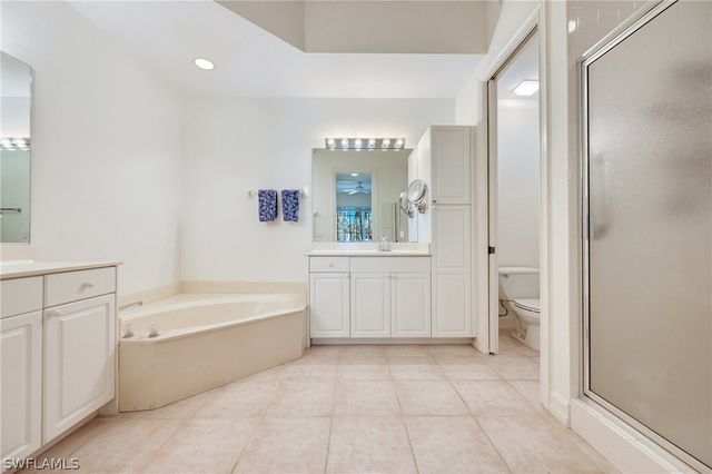 820 Bentwater CIR 101, Naples, FL 34108