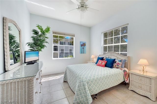 820 Bentwater CIR 101, Naples, FL 34108