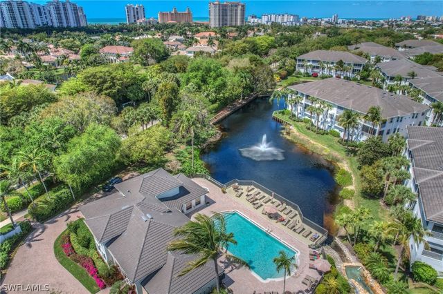 820 Bentwater CIR 101, Naples, FL 34108