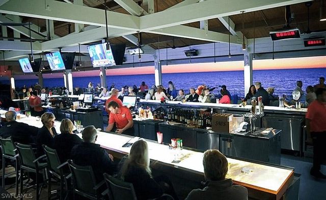 820 Bentwater CIR 101, Naples, FL 34108