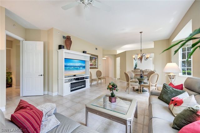 820 Bentwater CIR 101, Naples, FL 34108