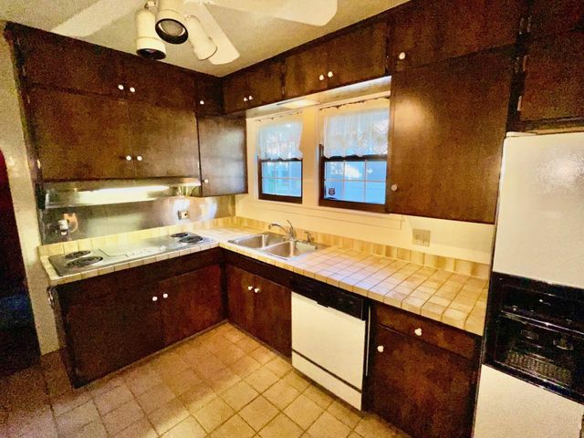 810 3rd Street NW, Austin, MN 55912
