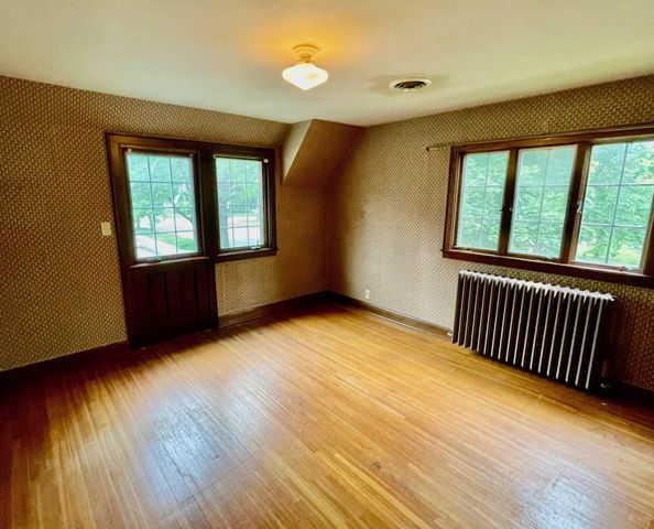 810 3rd Street NW, Austin, MN 55912