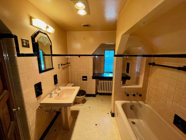 810 3rd Street NW, Austin, MN 55912