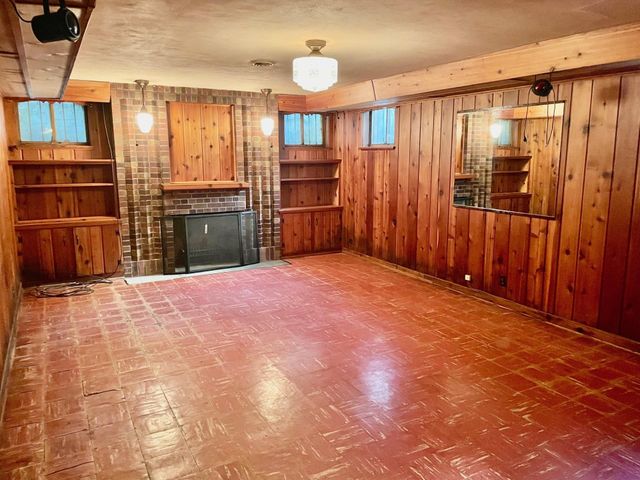 810 3rd Street NW, Austin, MN 55912