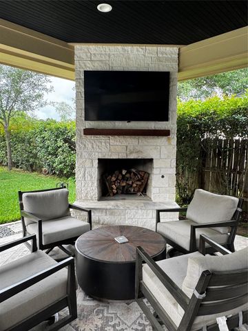 4927 Lagos Azul Court C, Spring, TX 77389