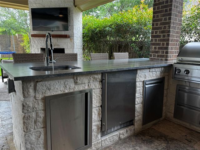 4927 Lagos Azul Court C, Spring, TX 77389