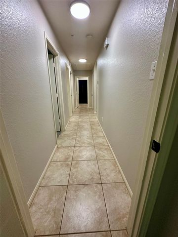 1039 N Teal Estates Circle, Fresno, TX 77545