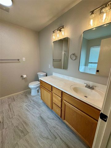1039 N Teal Estates Circle, Fresno, TX 77545