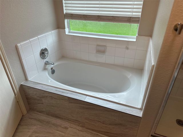 1039 N Teal Estates Circle, Fresno, TX 77545