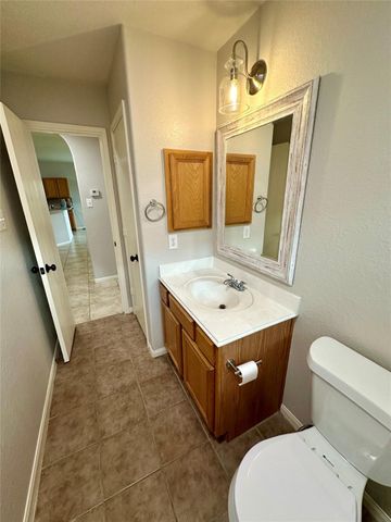 1039 N Teal Estates Circle, Fresno, TX 77545