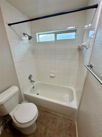 1039 N Teal Estates Circle, Fresno, TX 77545