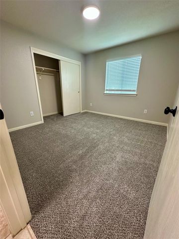 1039 N Teal Estates Circle, Fresno, TX 77545