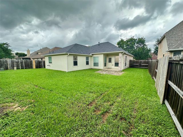 1039 N Teal Estates Circle, Fresno, TX 77545