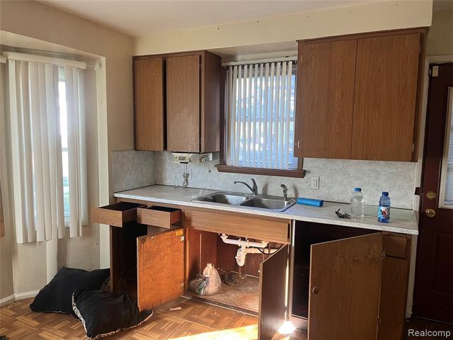 16209 Tacoma Street, Detroit, MI 48205