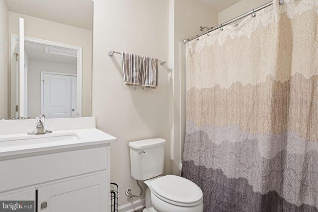 975 STILL WATERS LN, Pennsburg, PA 18073