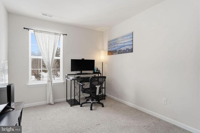 975 STILL WATERS LN, Pennsburg, PA 18073