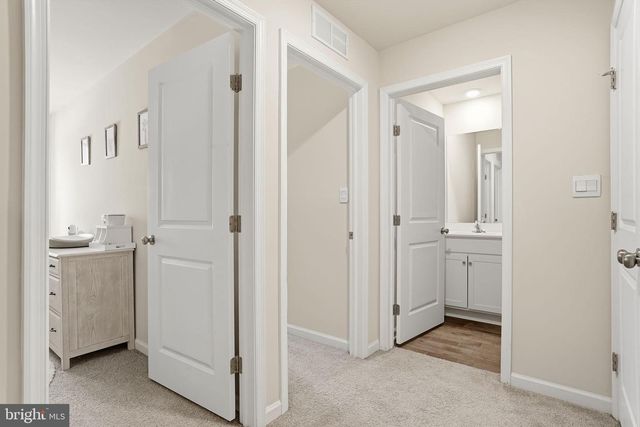 975 STILL WATERS LN, Pennsburg, PA 18073