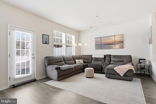 975 STILL WATERS LN, Pennsburg, PA 18073