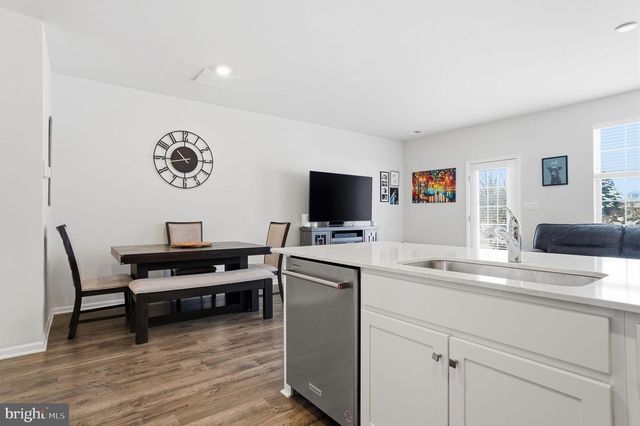 975 STILL WATERS LN, Pennsburg, PA 18073