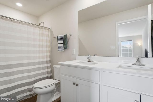 975 STILL WATERS LN, Pennsburg, PA 18073