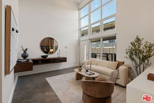 1037 N Laurel Avenue 14, West Hollywood, CA 90046