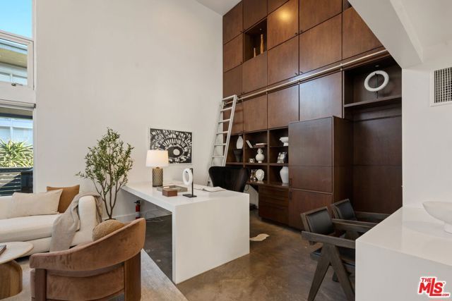 1037 N Laurel Avenue 14, West Hollywood, CA 90046