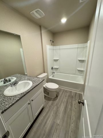 8027 Chanting Bend, San Antonio, TX 78223